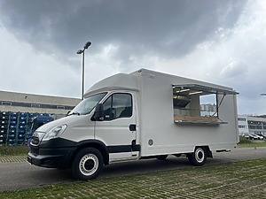 Iveco Daily Food Truck mit neuer Küche